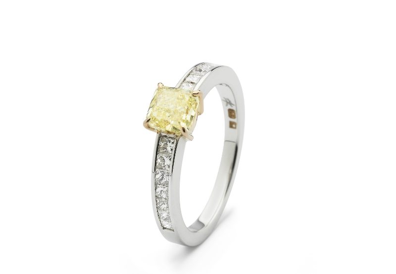Koningin Dollar inleveren Ring Gele en Witte Diamant - van Koningsbruggen collectie | Juwelier van  Koningsbruggen